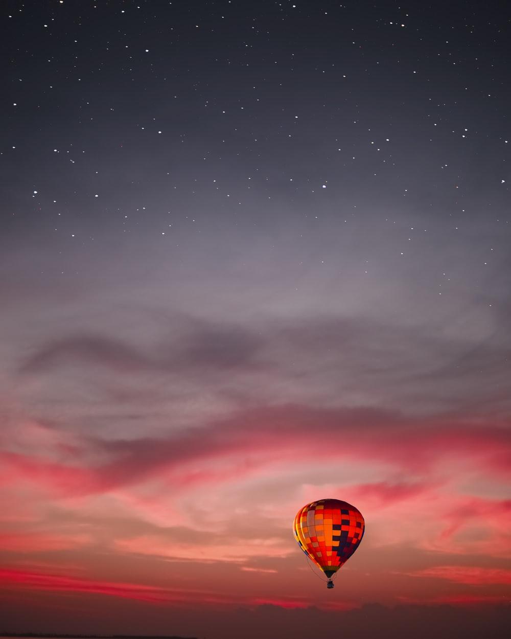 Red Hot Air Balloon Wallpaper 1000x1250
