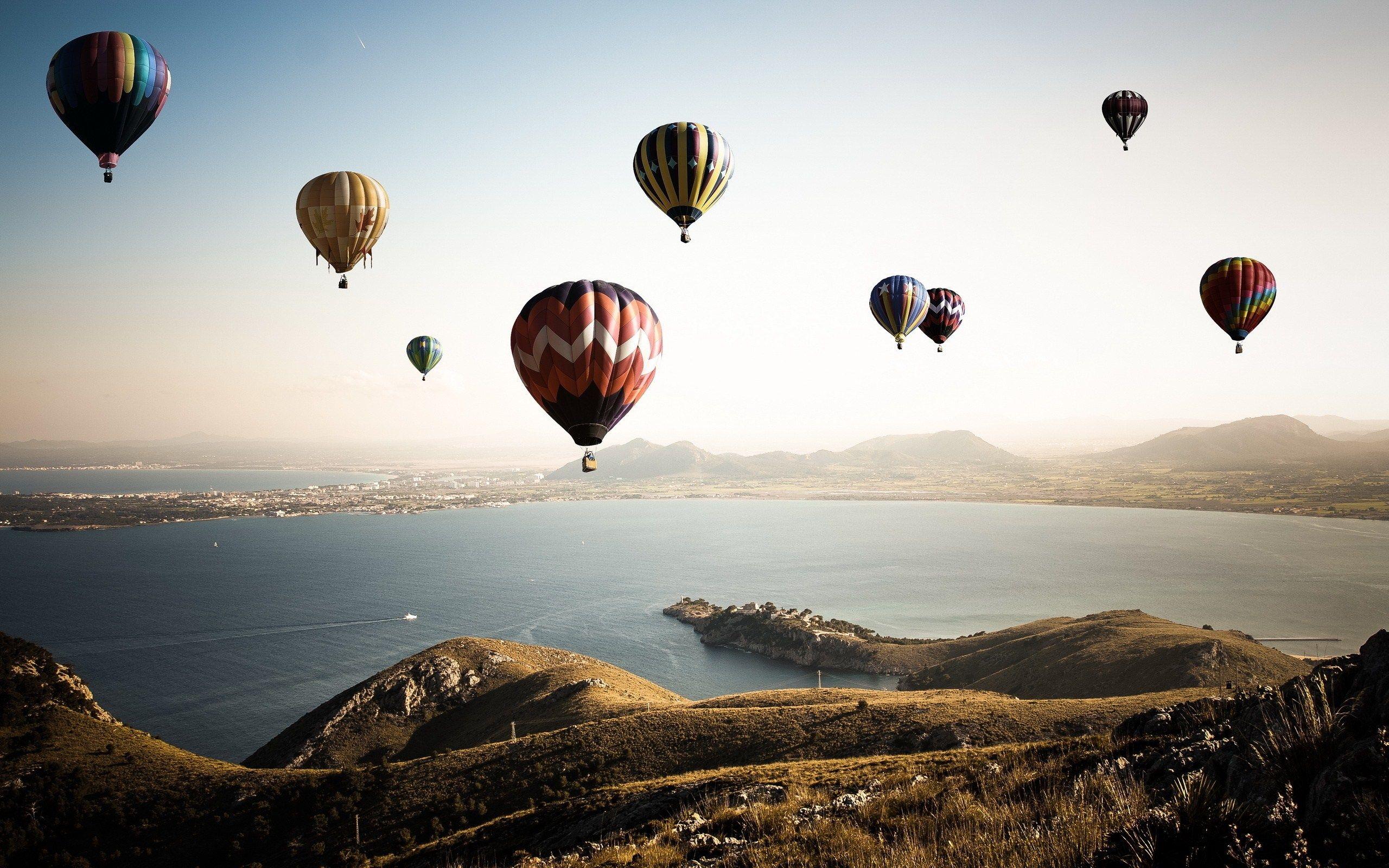 Free Hot Air Balloon Wallpaper 2560x1600