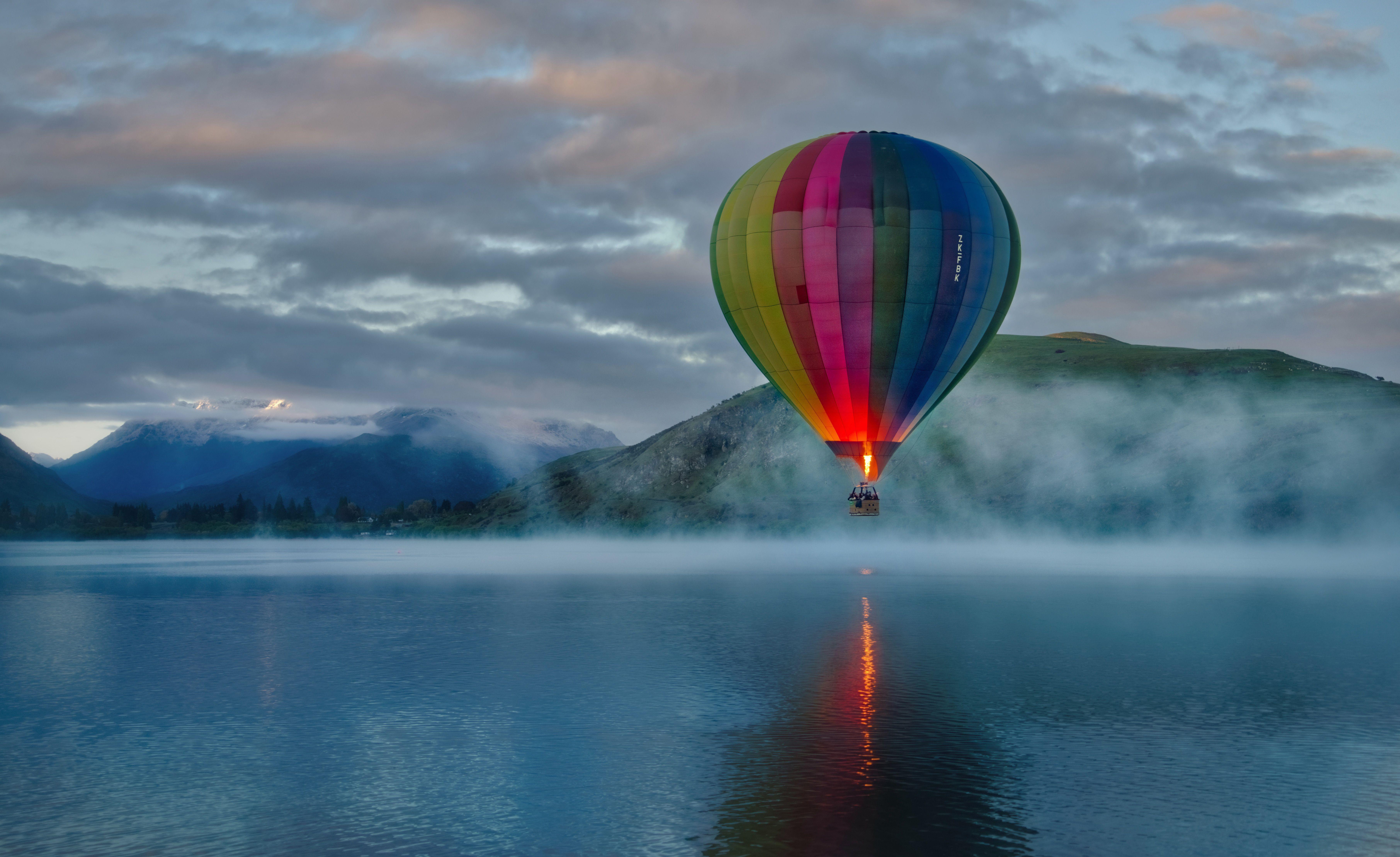 Hot Air Balloon At Night Wallpaper 7247x4434