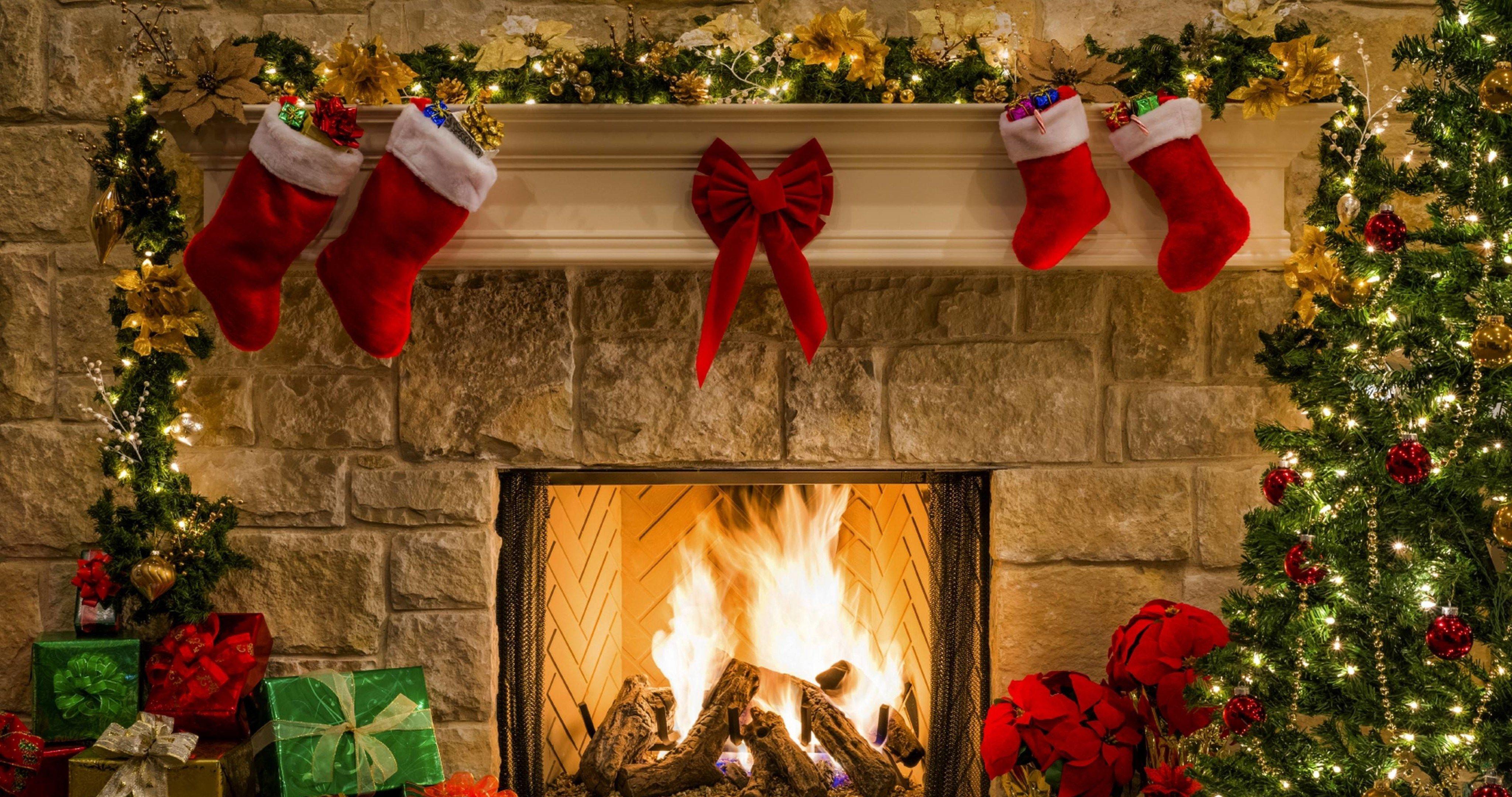 Warm Christmas Fire Wallpaper 4096x2160