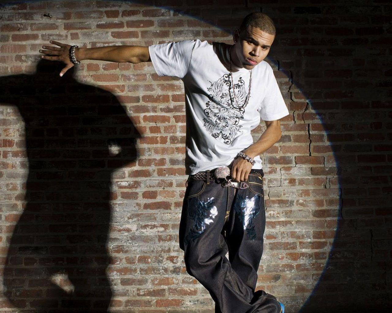 Chris Brown Dancnig Wallpaper 1280x1024
