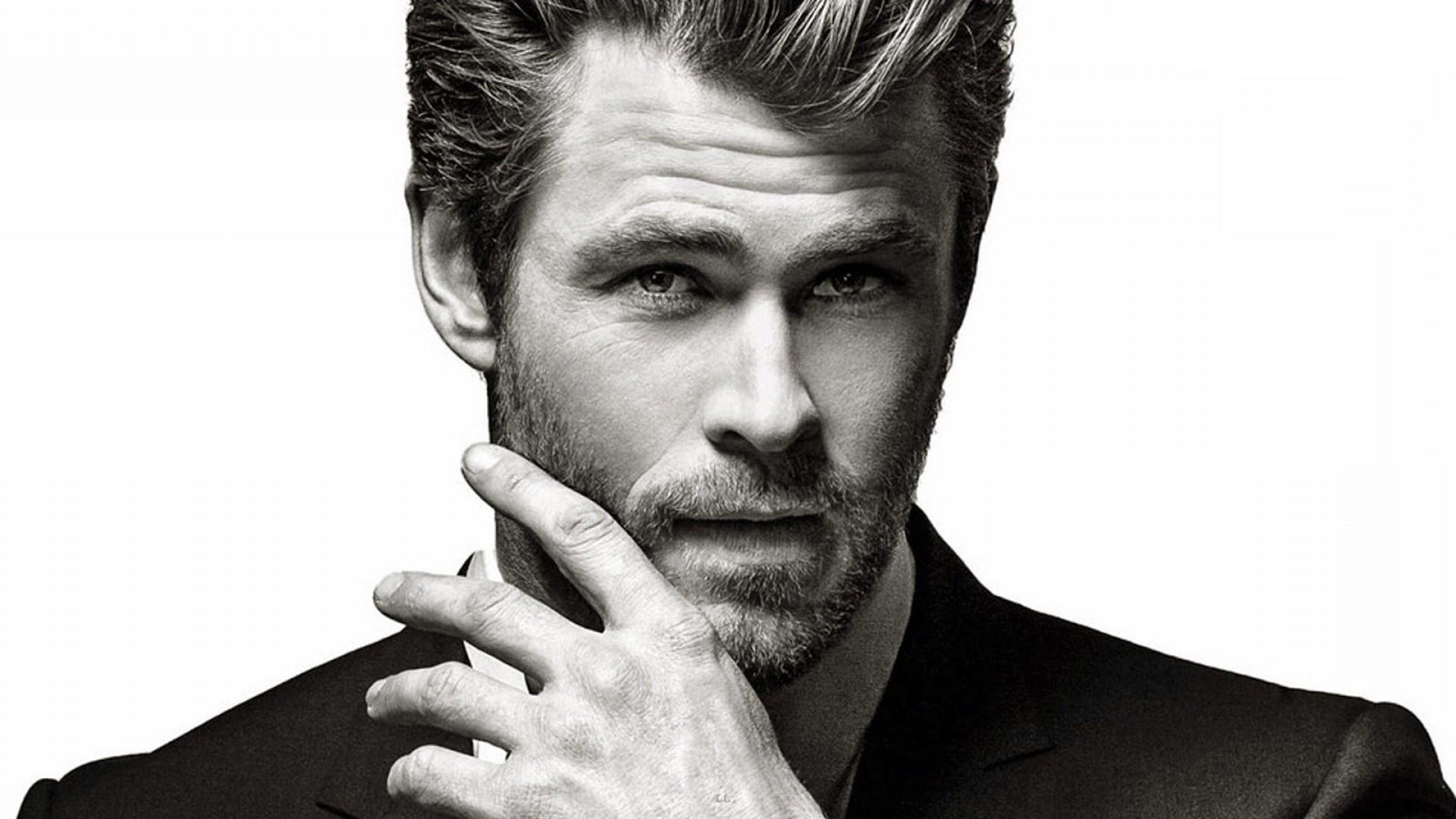 Chris Hemsworth Hd Cave Wallpaper 1920x1080