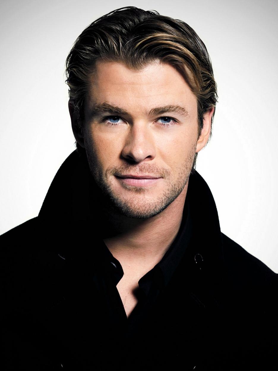 Chris Hemsworth Mobile Wallpapers 936x1248